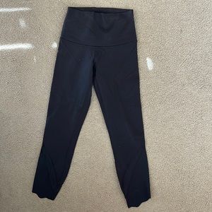 Lululemon cropped scalloped leggings